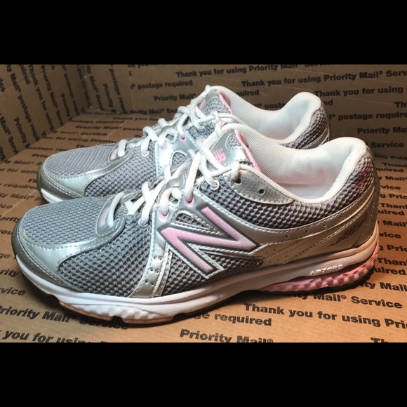 susan g komen new balance walking shoes